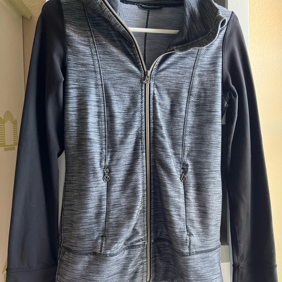 RARE Lululemon jacket size 4 - Picture 13 of 13